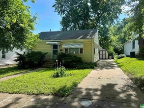 Building Photo - 3252 Nebraska St