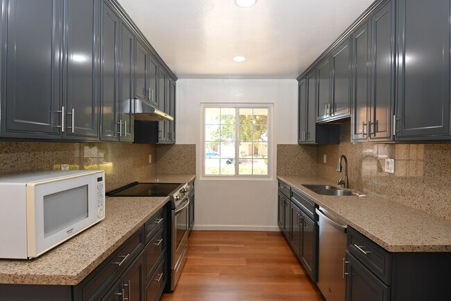 Building Photo - 4/2 W/ AC near San Tomas Expwy & El Camino...