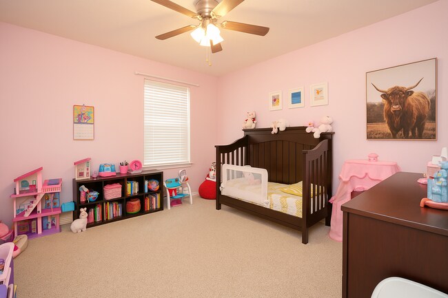 Building Photo - Modern 5BR/3BA Home in Birch Run with Solar Panels, Open Concept Design & Bonus Living Space