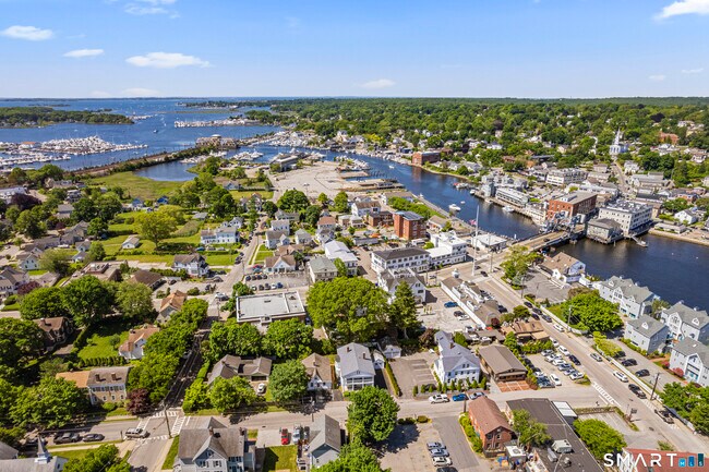 Building Photo - 6 Church St