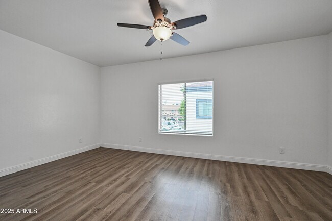 Building Photo - 4608 W Maryland Ave