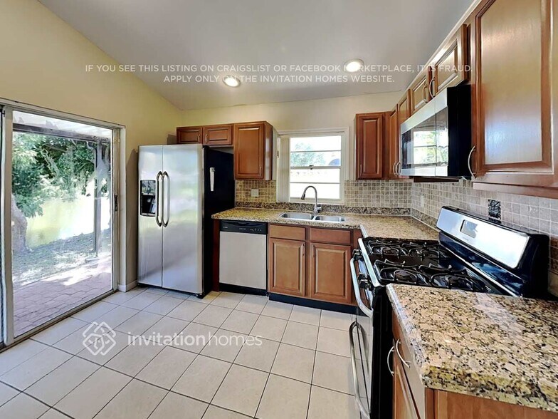 Building Photo - 3180 NW 122nd Ave