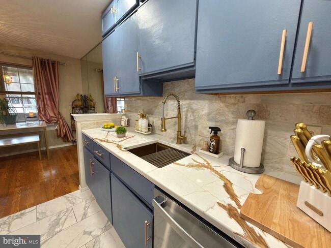 Building Photo - 263 Tavistock Rd