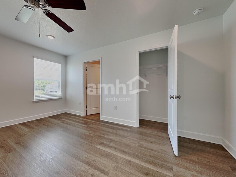 Building Photo - 16528 Cheyanne Ct