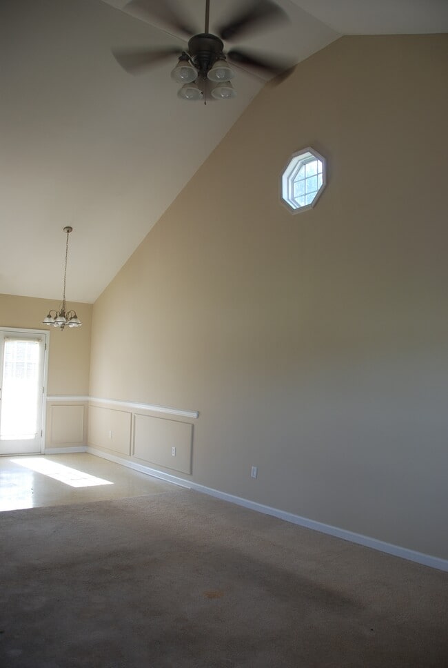 Building Photo - 48 Zachary Dr