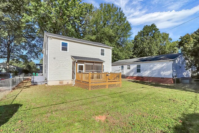 Building Photo - 2016 Brewton Dr