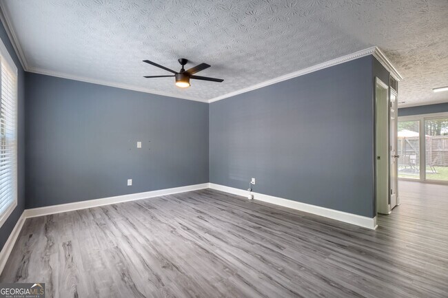 Building Photo - 119 Forrest Ave