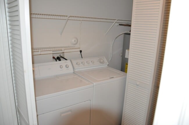 Building Photo - 1401 Cypress Way W