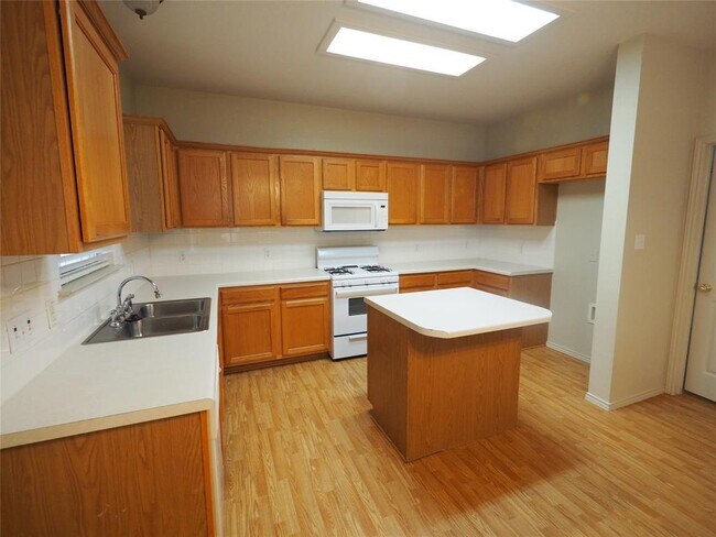 Building Photo - 903 Fenway Park Ct