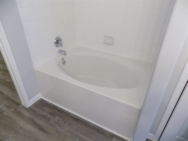 Building Photo - 21711 Falcongate Ct