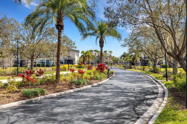 Building Photo - Beautiful Townhome for Rent