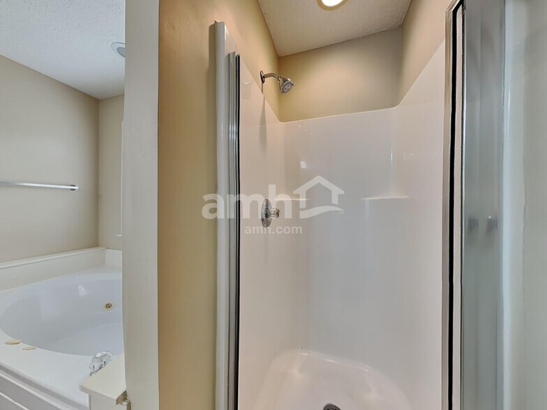 Building Photo - 401 Tar Heel Ln