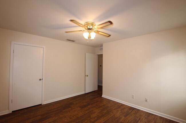 Building Photo - Coming Soon: 4 Bedroom 2 Bath home in Tyler!