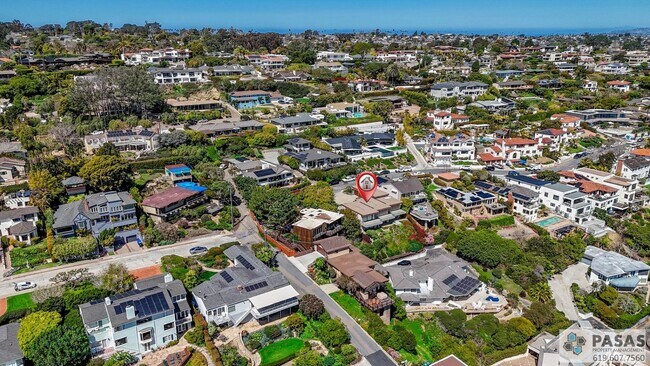 Building Photo - La Playa living with stunning city, ocean ...