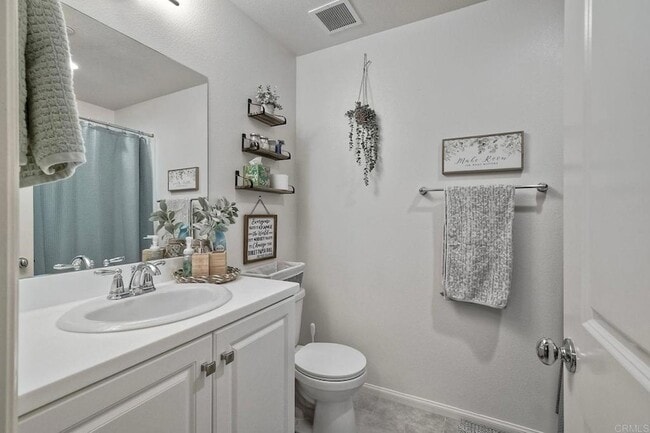 Building Photo - 2211 Solara Ln