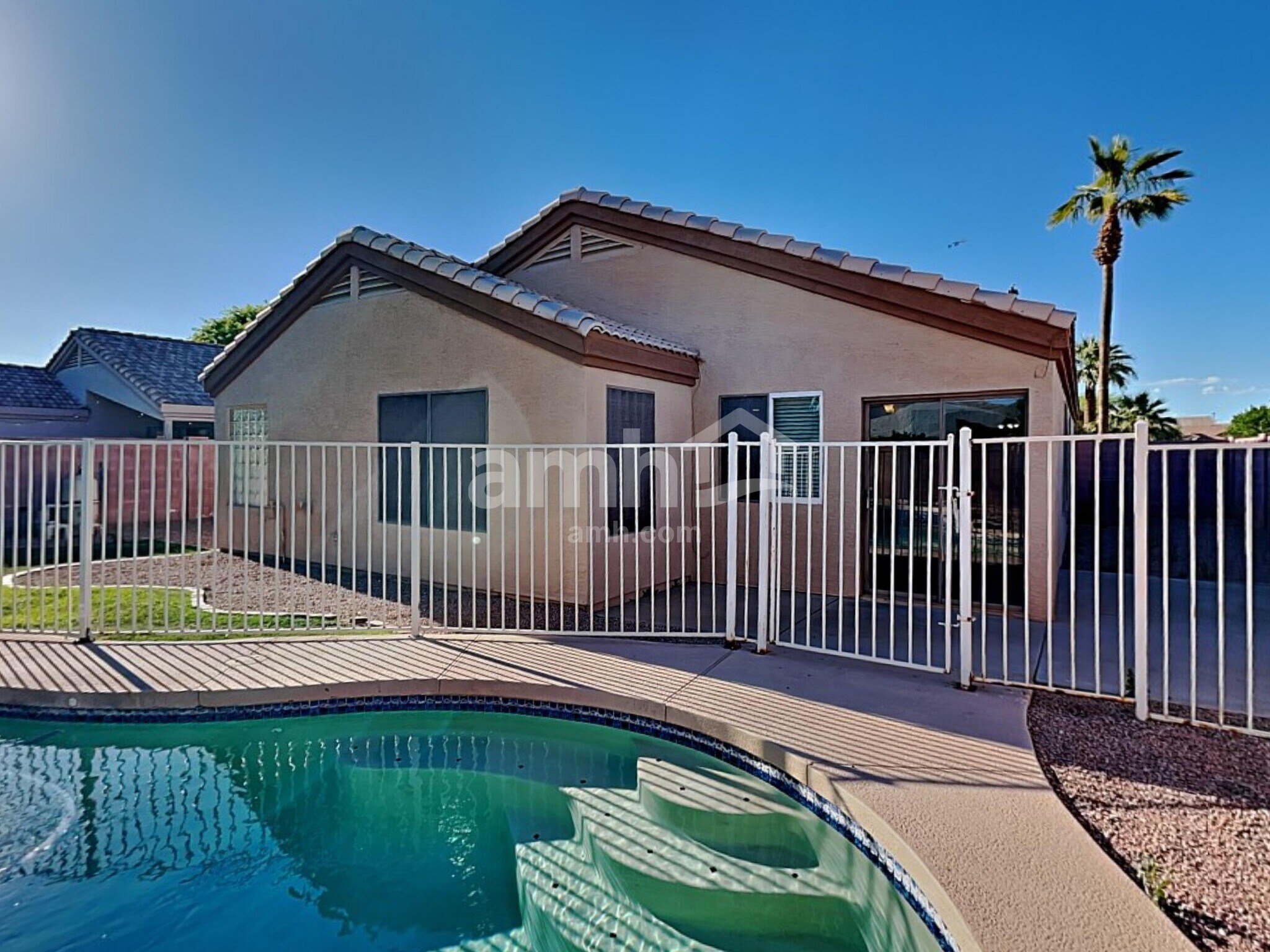 Building Photo - 1925 E Palomino Dr