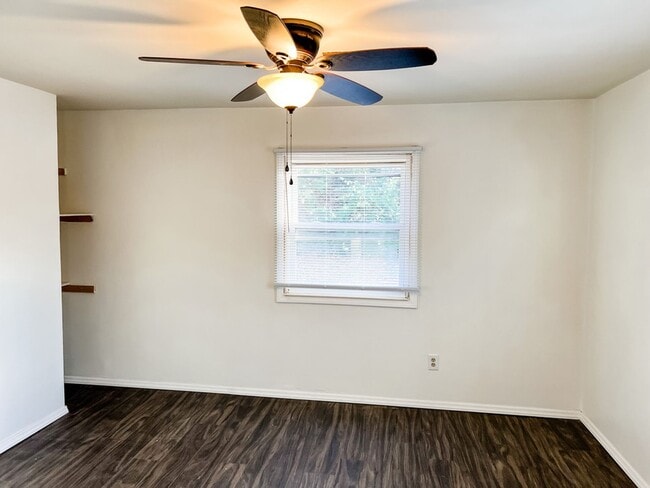 Building Photo - 3217 Niagara St