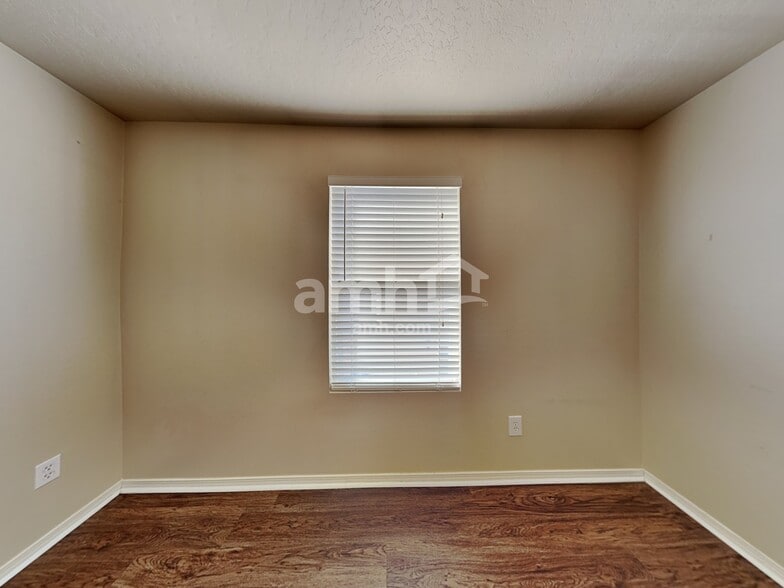 Building Photo - 9517 W Shelborne Dr
