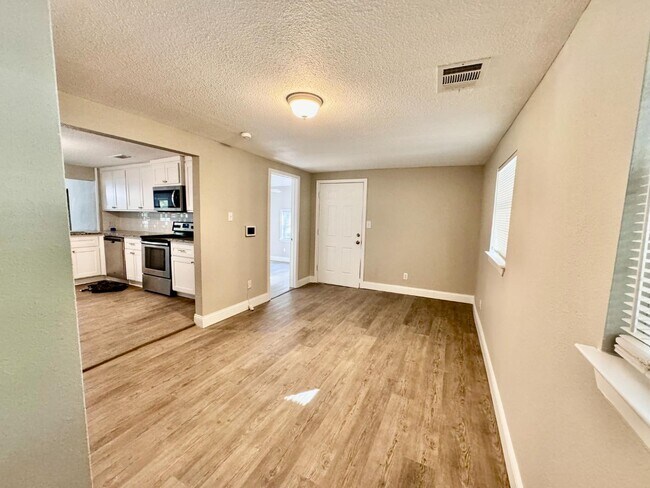 Building Photo - 4354 Marks Pl