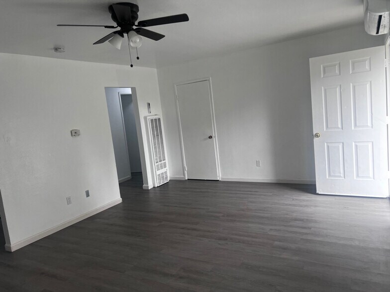 Building Photo - 445 S 2nd St