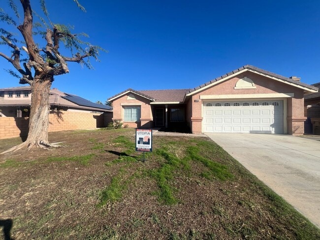 Building Photo - AVAILBLE NOW!! LOVELY 3-bedroom 2 bath Home in Indio!