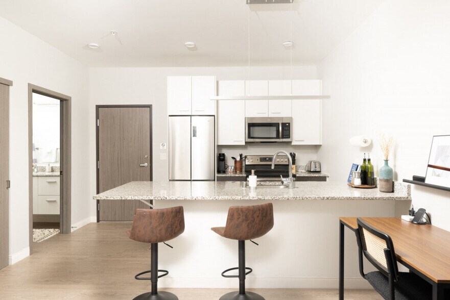 Building Photo - 211 W Mineral St