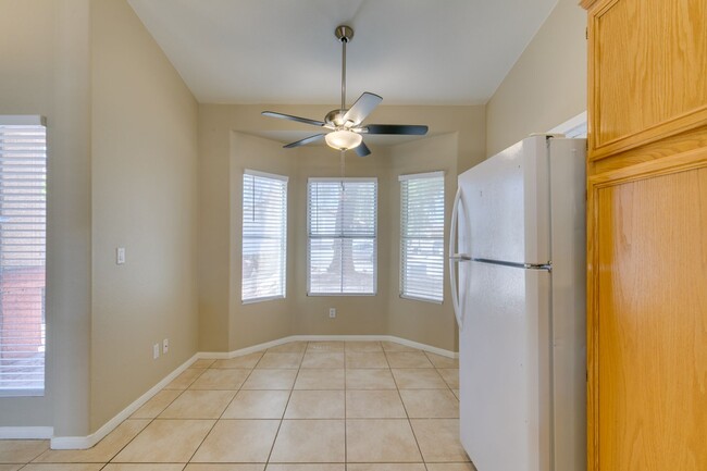 Building Photo - Charming Single-Story Home with Spa & Covered Patio Near Spencer & Wigwam in Las Vegas