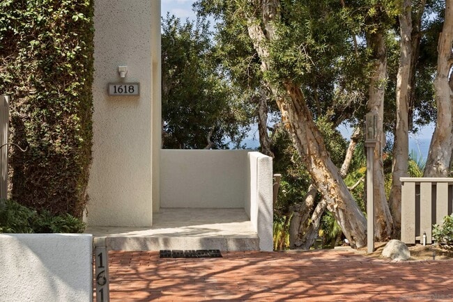 Building Photo - 1618 Haydn Dr