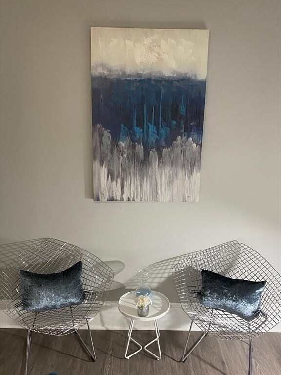 Building Photo - 9 Henry St