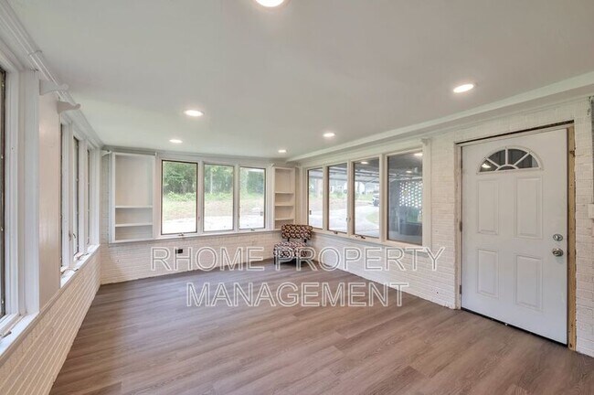 Building Photo - 1332 Willis Mill Rd SW