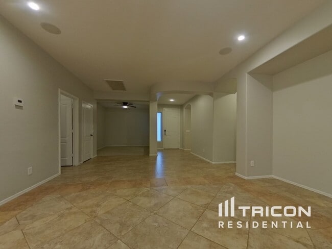 Building Photo - 700 S 220th Ln