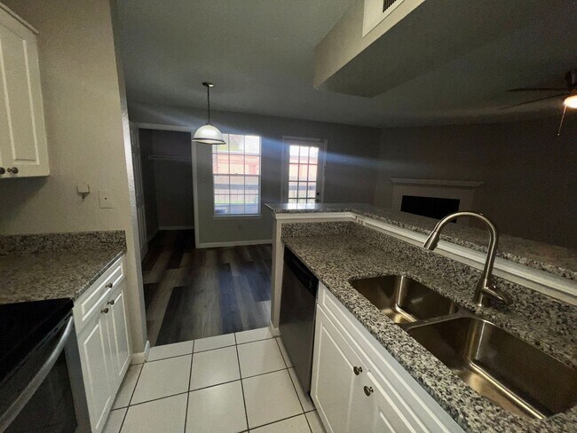 Building Photo - 4355 Perkinshire Ln