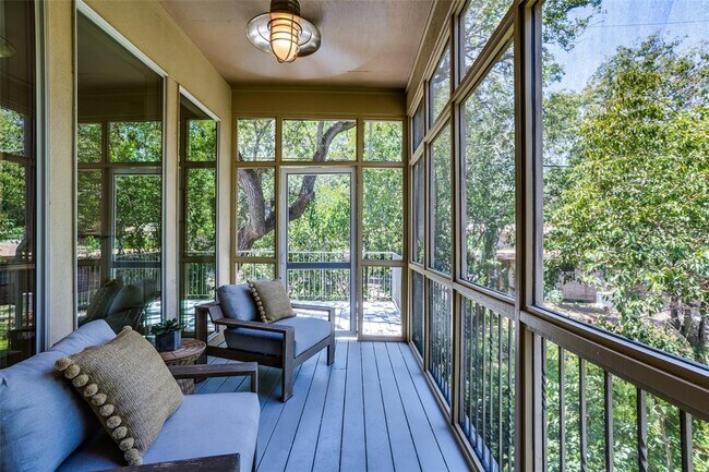 Building Photo - 3231 Tarryhollow Dr