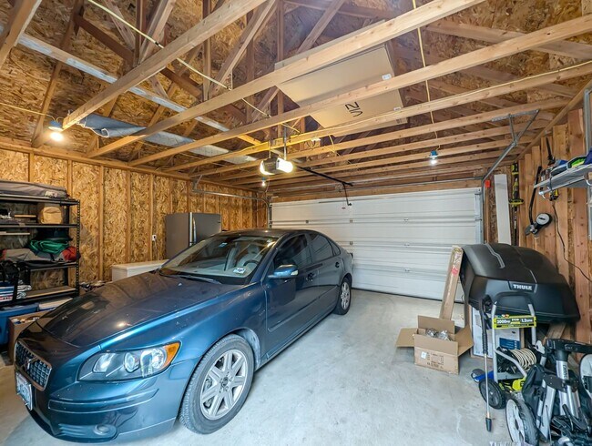 Building Photo - Elegant 3-Bedroom Home with Exceptional Craftsmanship in West Seattle