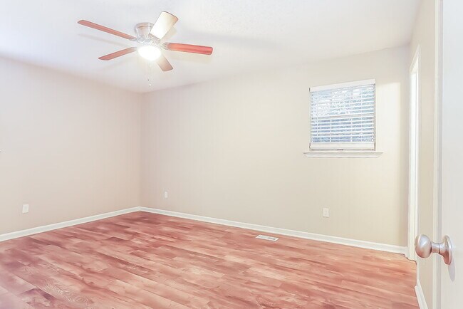 Building Photo - 5040 Ewell Ln