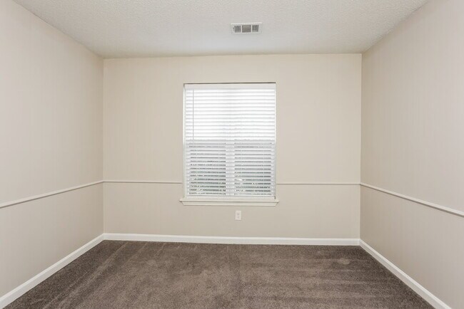 Building Photo - 359 Tait Rd