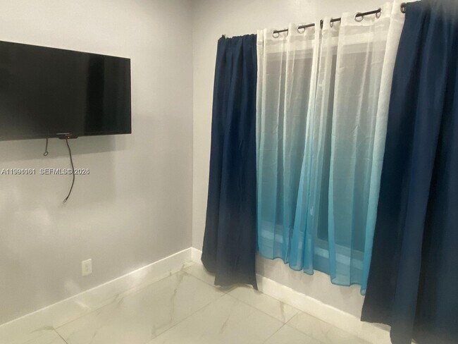 Building Photo - 2242 Polk St