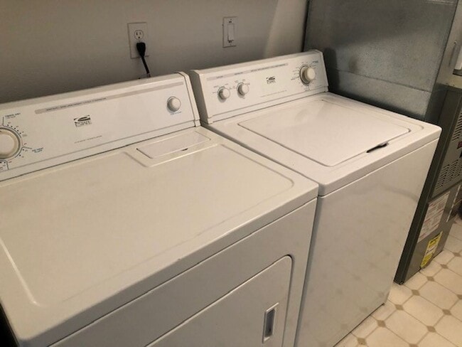 Building Photo - Riverfront Sandpiper Village Condo 2 Bedroom, 2 Baths!!