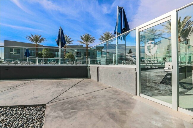 Building Photo - 4575 Dean Martin Dr
