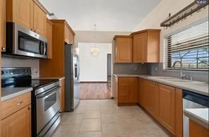 Building Photo - 329 SE Oakridge Dr