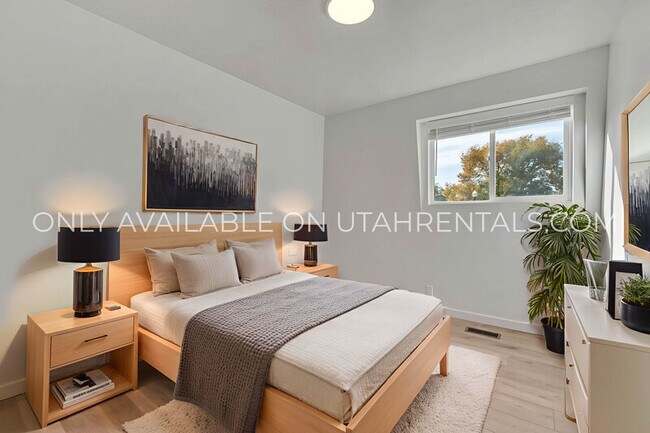 Building Photo - 680 N 400 W