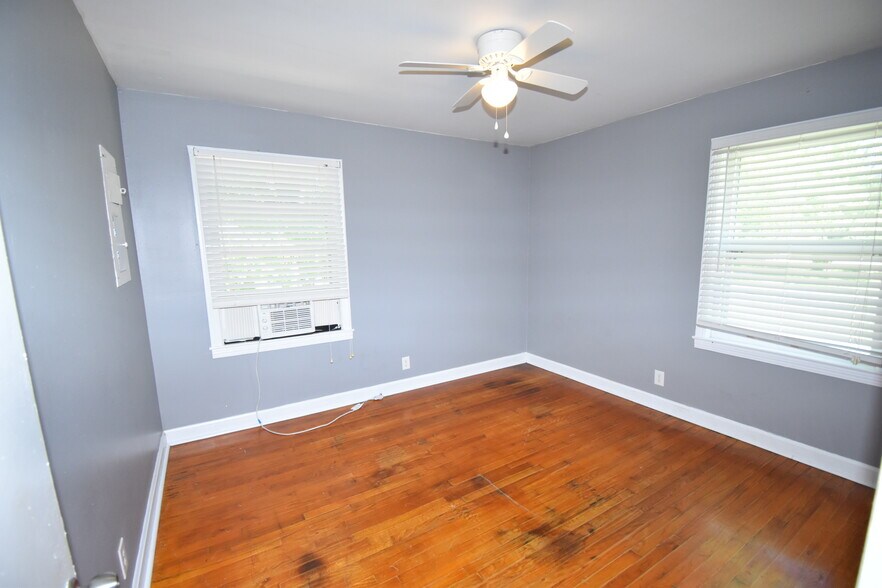 Building Photo - 406 Hietts Ln
