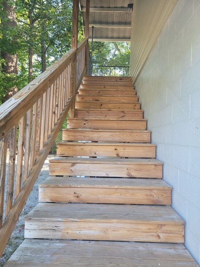 Building Photo - FIRST MONTH FREE! 1 Bedroom 1 Bathroom Apa...