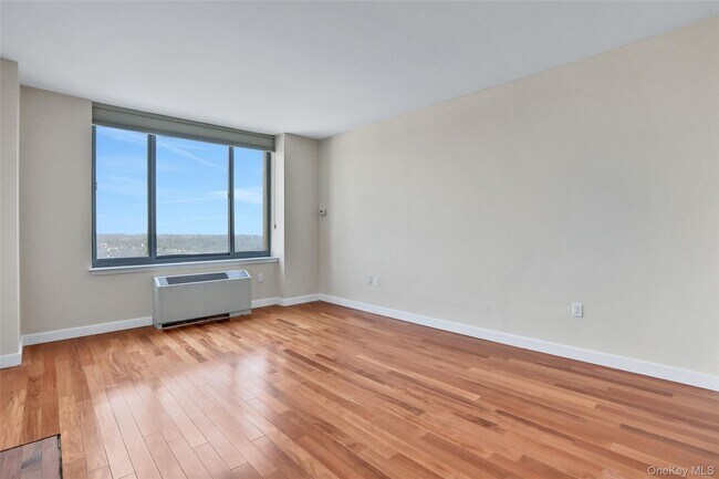 Building Photo - 10 City Pl