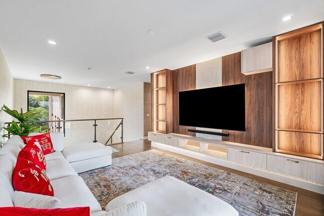 Building Photo - 8233 Crystal Downs Ave