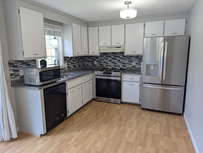 Building Photo - 160 Winterwood Dr