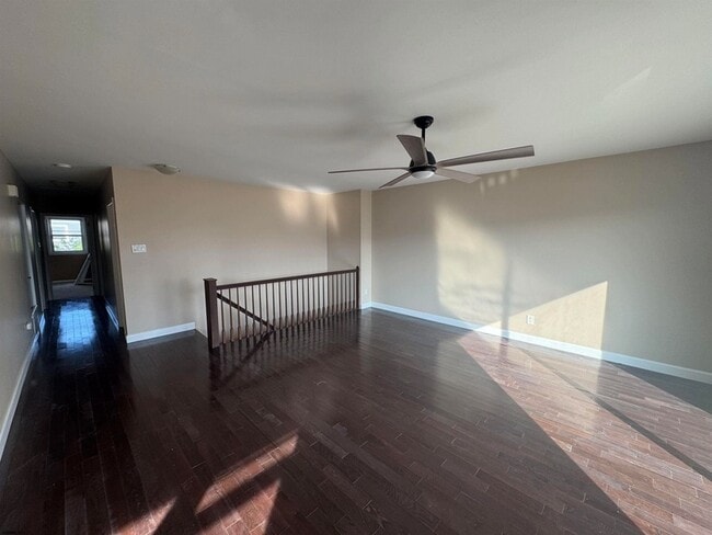 Building Photo - 352-354 Hampshire Drive Unit