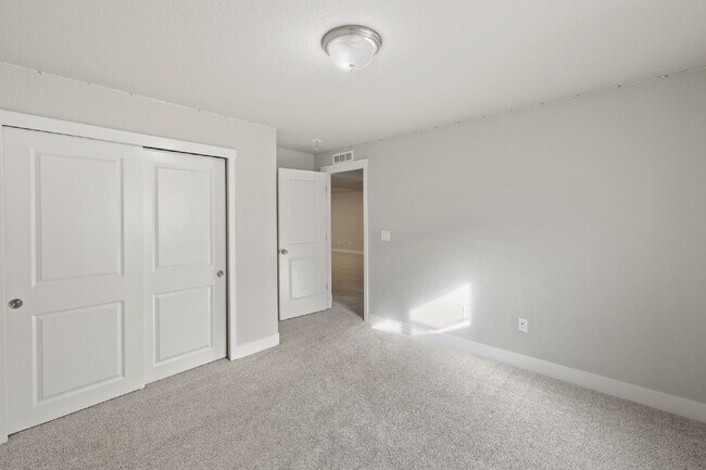 Building Photo - 5255 Big Johnson Dr