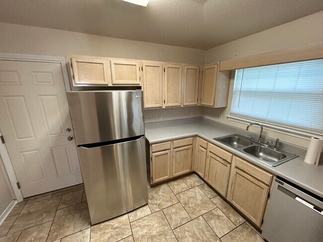Kitchen - 1311 Jasper St