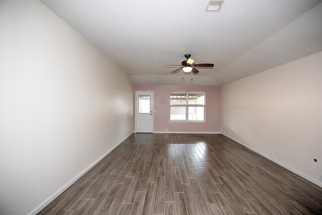 Building Photo - 2753 Foster Hill Dr